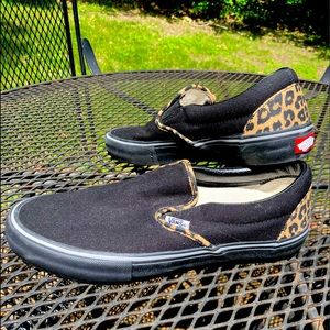NWOT Van’s Off the Wall Pro Customs Leopard Print Slide-Ons